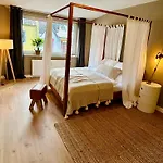 Feelslikehome - Urbane Altbauwohnung Mit Dachterasse& Parkplatz דירה בוכום