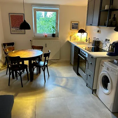 Апартаменты Feelslikehome - Urbane Altbauwohnung Mit Dachterasse& Parkplatz