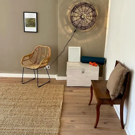 Daire Feelslikehome - Urbane Altbauwohnung Mit Dachterasse& Parkplatz *