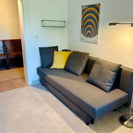 Feelslikehome - Urbane Altbauwohnung Mit Dachterasse& Parkplatz *