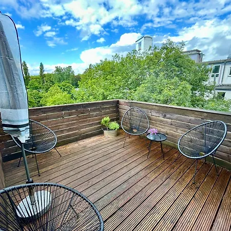 Feelslikehome - Urbane Altbauwohnung Mit Dachterasse& Parkplatz Апартаменты *