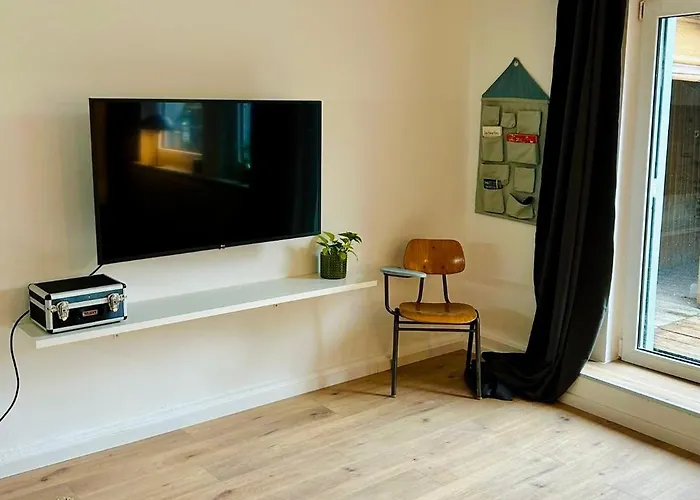 Апартаменты Feelslikehome - Urbane Altbauwohnung Mit Dachterasse& Parkplatz