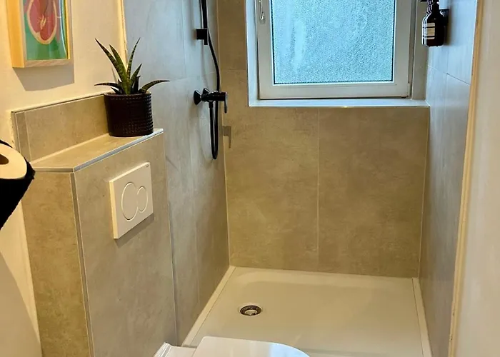 Feelslikehome - Urbane Altbauwohnung Mit Dachterasse& Parkplatz Lejlighed Bochum