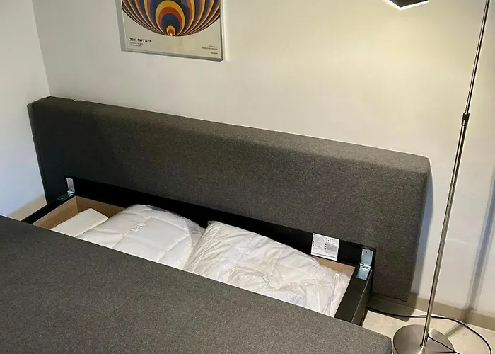 Feelslikehome - Urbane Altbauwohnung Mit Dachterasse& Parkplatz *