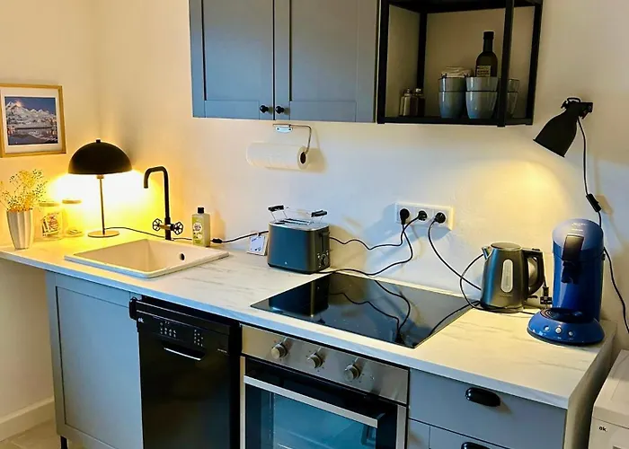 Feelslikehome - Urbane Altbauwohnung Mit Dachterasse& Parkplatz * Бохум