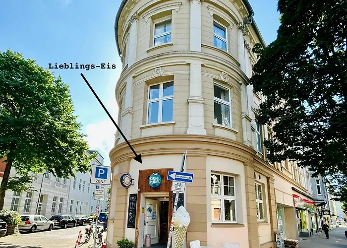 Feelslikehome - Urbane Altbauwohnung Mit Dachterasse& Parkplatz Lejlighed *