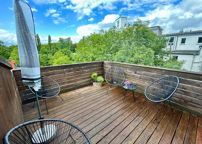 Feelslikehome - Urbane Altbauwohnung Mit Dachterasse& Parkplatz Апартаменты *